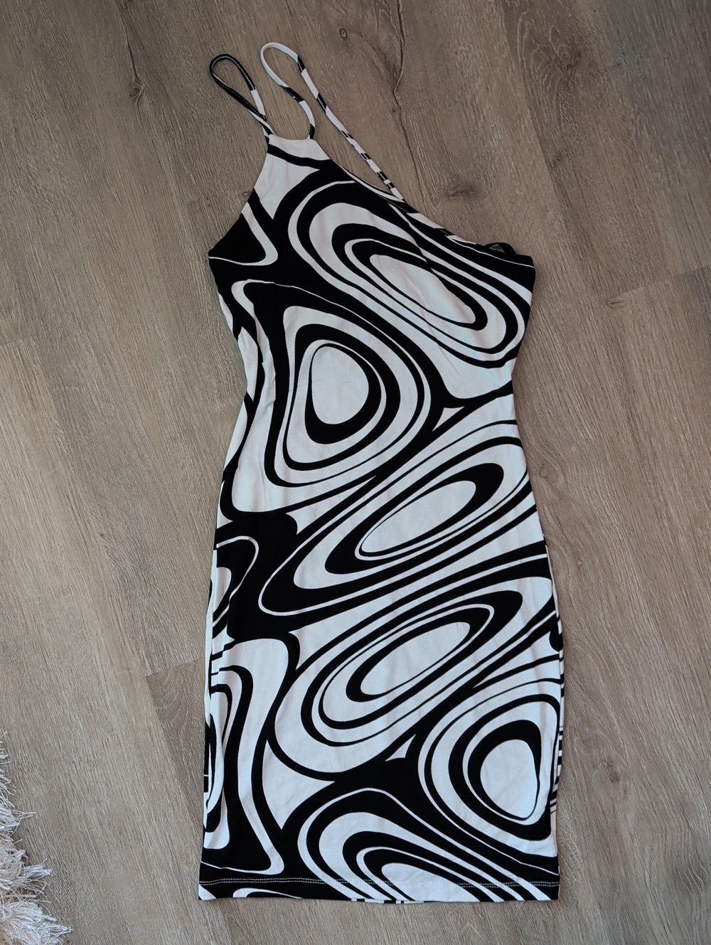 Forever 21 Black & White One-Shoulder Swirl Bodycon Dress